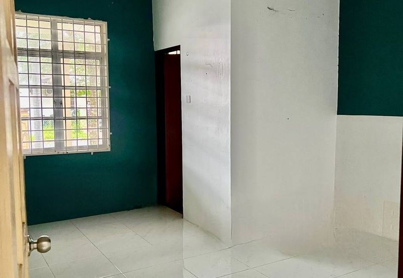 Taman Nuraini ( Kampung Nyior )