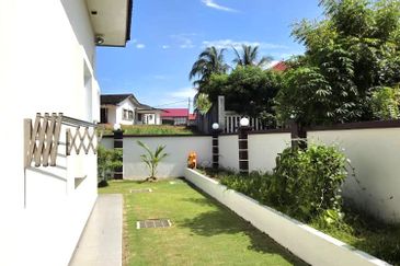 PIONEER COVE, BATU 2 PORT DICKSON, SINGLE STOREY BUNGALOW, FOR SALE