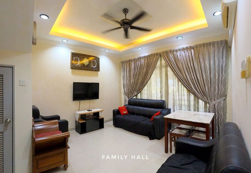 PRESINT 15, PUTRAJAYA, HUGE PARKING SPACE, END LOT 2 STOREY SEMI-D FREEHOLD, FOR SALE