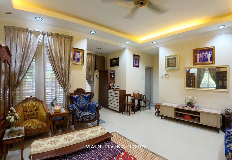 PRESINT 15, PUTRAJAYA, HUGE PARKING SPACE, END LOT 2 STOREY SEMI-D FREEHOLD, FOR SALE