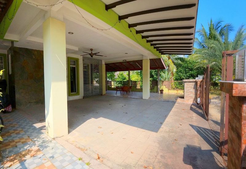 PRESINT 15, PUTRAJAYA, HUGE PARKING SPACE, END LOT 2 STOREY SEMI-D FREEHOLD, FOR SALE