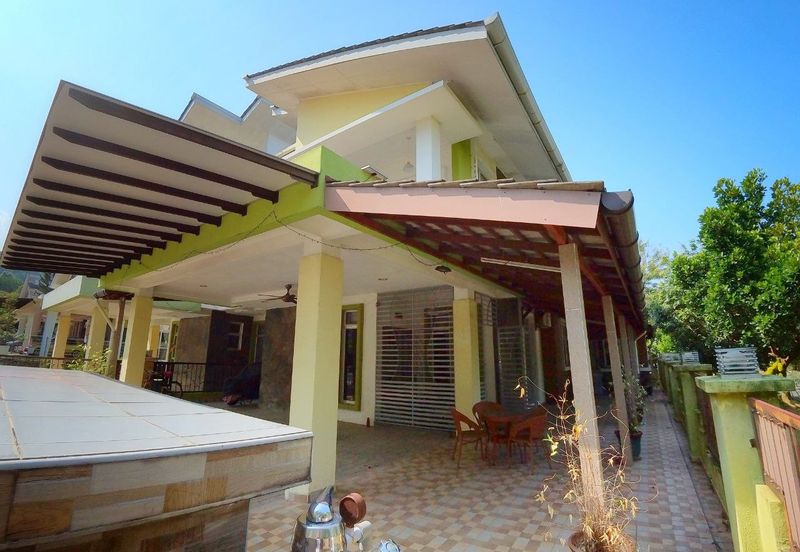 PRESINT 15, PUTRAJAYA, HUGE PARKING SPACE, END LOT 2 STOREY SEMI-D FREEHOLD, FOR SALE