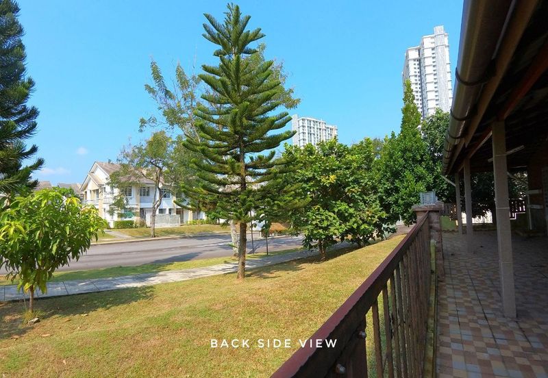 PRESINT 15, PUTRAJAYA, HUGE PARKING SPACE, END LOT 2 STOREY SEMI-D FREEHOLD, FOR SALE