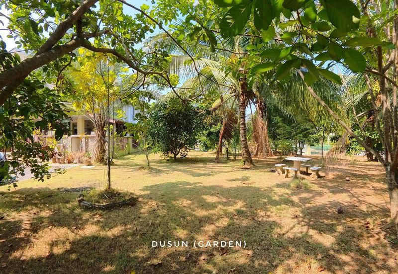 PRESINT 15, PUTRAJAYA, HUGE PARKING SPACE, END LOT 2 STOREY SEMI-D FREEHOLD, FOR SALE