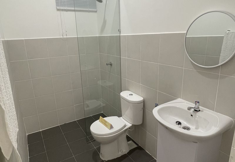 NEAR EXIT TOL AINSDALE SEREMBAN NEW APARTMENT with complete facilities including swimming pool, surau, multipurpose hall, and kindergarten.