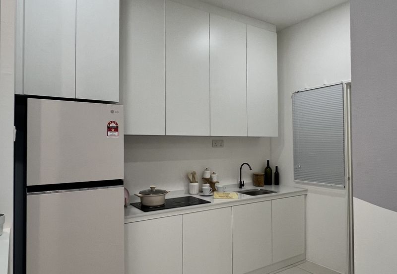 NEAR EXIT TOL AINSDALE SEREMBAN NEW APARTMENT with complete facilities including swimming pool, surau, multipurpose hall, and kindergarten.