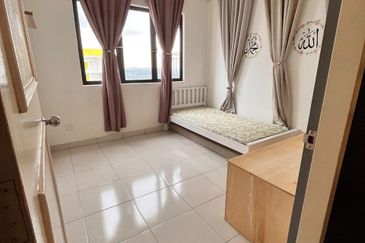 Pangsapuri Seri Akasia, Puchong Prima, Selangor (Flexible booking & Fully Furnished)