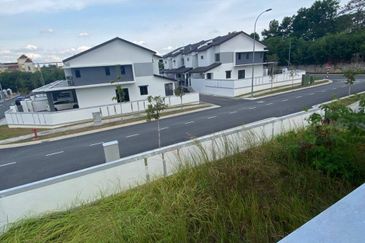RIMBUN JASMINE KEPAYANG SEREMBAN, Brand New (BARE UNIT), Corner Lot, Freehold, Non-Bumi FOR SALE!