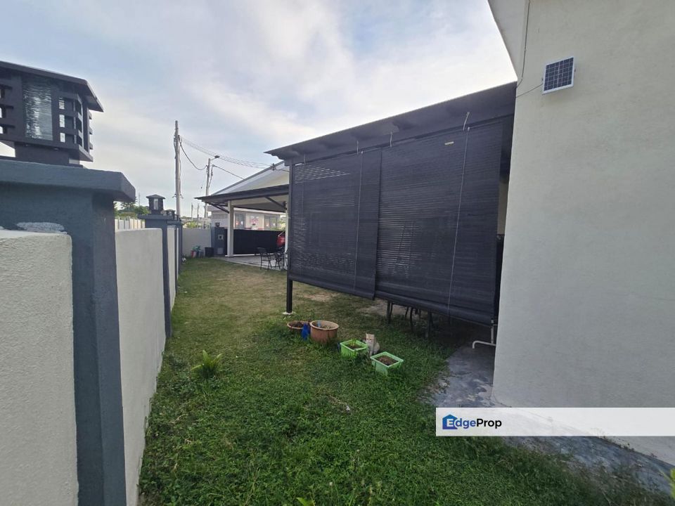 TAMAN BAKTI YNS SEREMBAN, CORNER LOT TERES SETINGKAT RENOVATED WITH EXTRA LAND!, Negeri Sembilan, Seremban