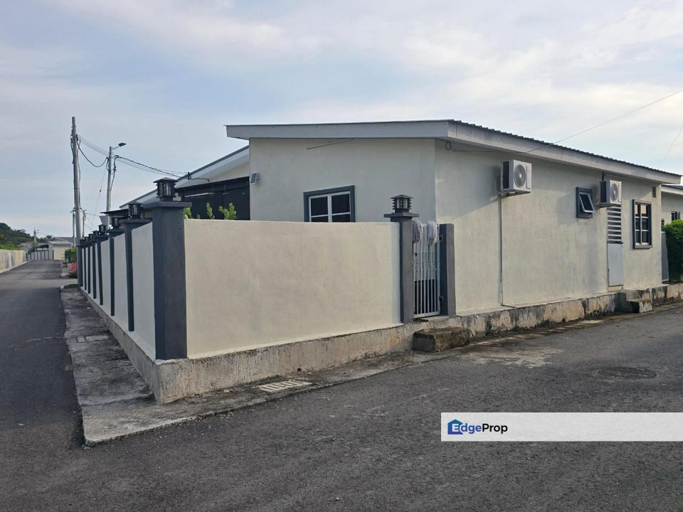 TAMAN BAKTI YNS SEREMBAN, CORNER LOT TERES SETINGKAT RENOVATED WITH EXTRA LAND!, Negeri Sembilan, Seremban