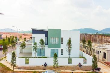 Damaris @ Ara Sendayan