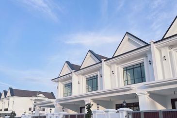 Damaris @ Ara Sendayan