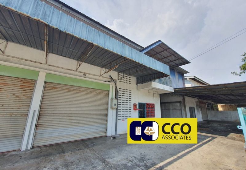 (Pengkalan 1)  2 Adjoining SemiD Factory For Rent  Big size