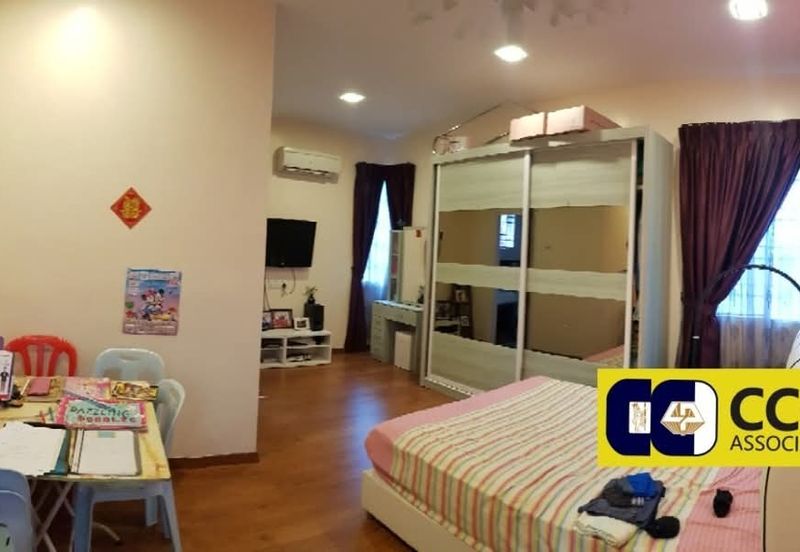 Taman Pinggiran Pengkalan Bayu