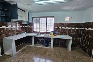 TAMAN ANJUNG BERCHAM UTARA