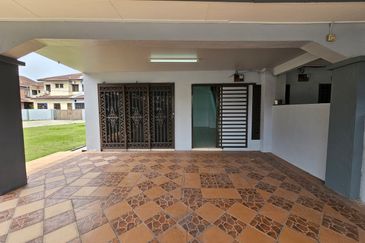 TAMAN ANJUNG BERCHAM UTARA