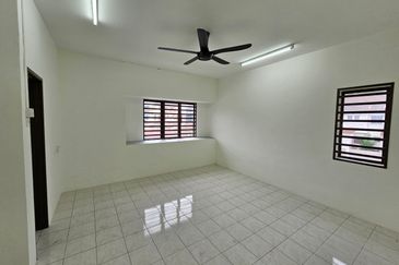 TAMAN ANJUNG BERCHAM UTARA