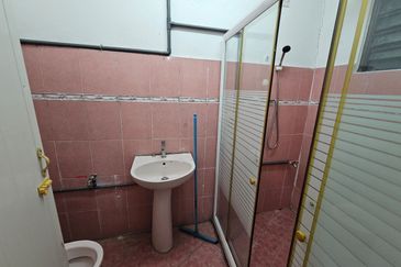 TAMAN ANJUNG BERCHAM UTARA