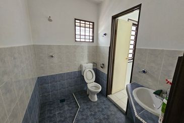 TAMAN ANJUNG BERCHAM UTARA