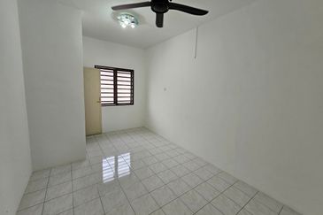 TAMAN ANJUNG BERCHAM UTARA