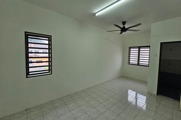 TAMAN ANJUNG BERCHAM UTARA