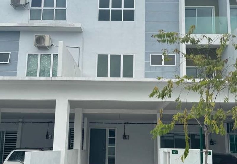 Taman Lapangan Hartamas Botani