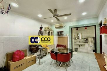 TAMAN ANJUNG BERCHAM UTARA