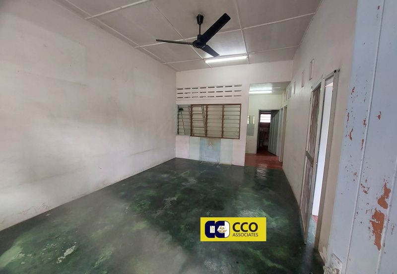 TAMAN MEWAH, BATU GAJAH