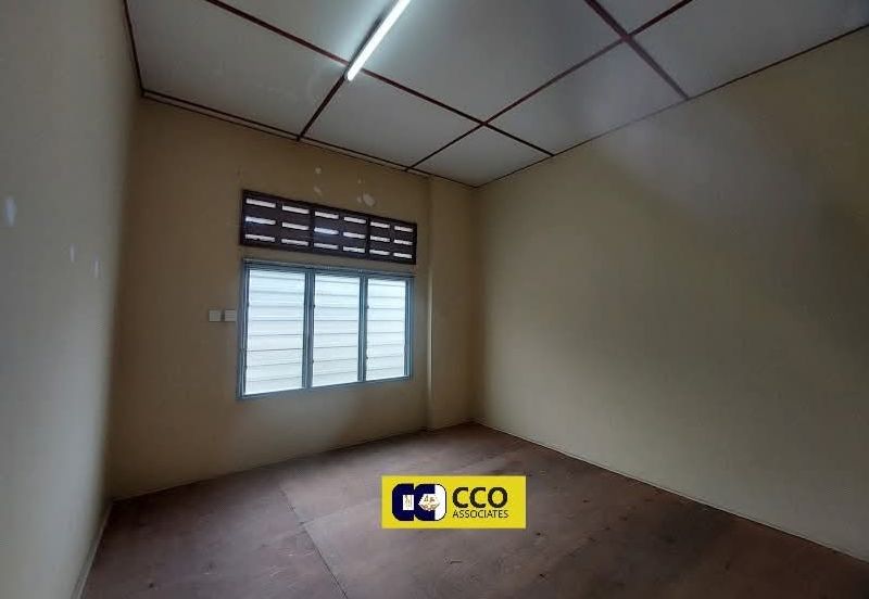 TAMAN MEWAH, BATU GAJAH