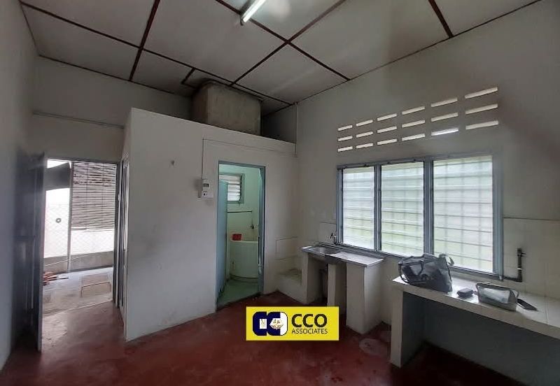 TAMAN MEWAH, BATU GAJAH