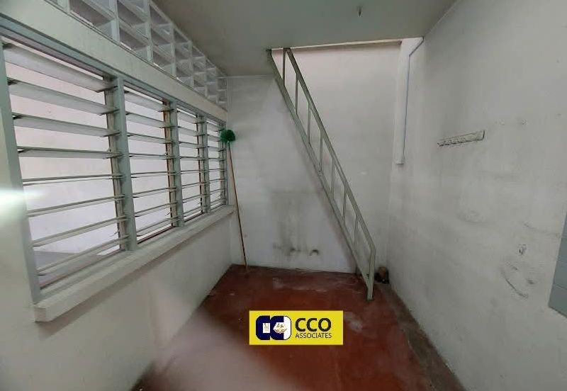 TAMAN MEWAH, BATU GAJAH