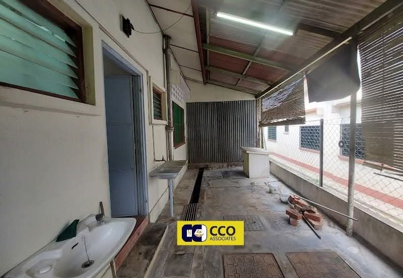 TAMAN MEWAH, BATU GAJAH