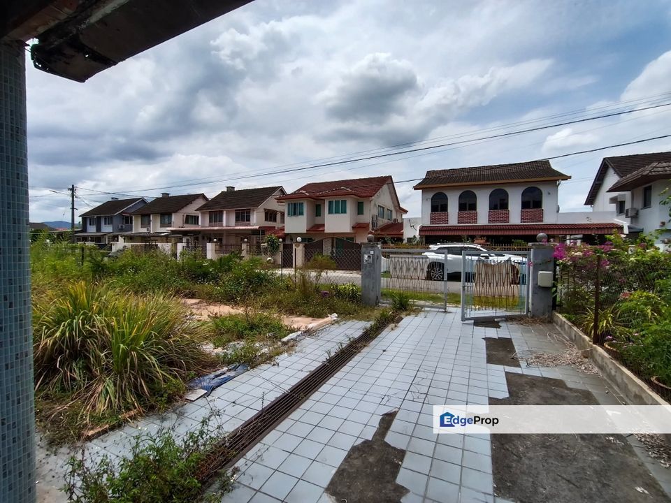 Jalan Kampar / Housing Trust Bungalow For Sale, Renewed Leasehold, Perak, Kampar
