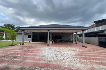 JALAN TAMBUN (JALAN RAJA DIHILIR)