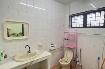 JALAN TAMBUN (JALAN RAJA DIHILIR)