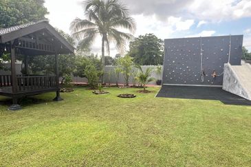 JALAN TAMBUN (JALAN RAJA DIHILIR)