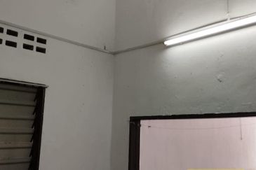 Jalan Pasir Puteh, Station 18