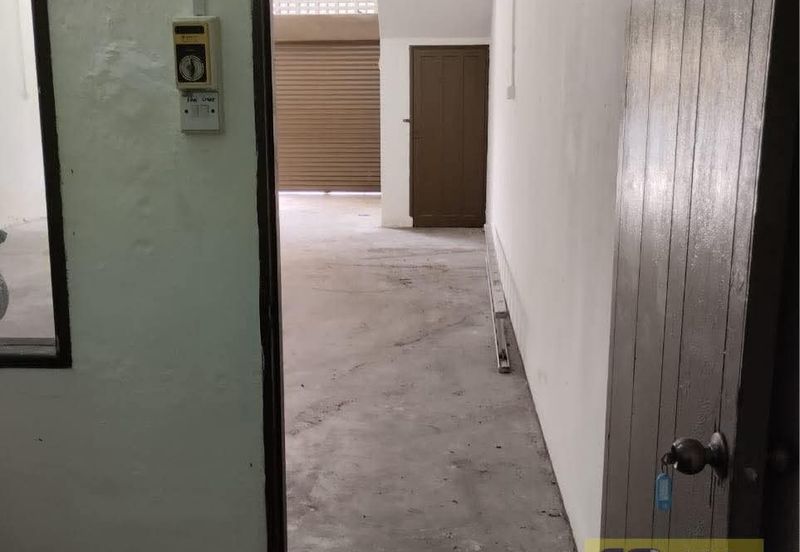 Jalan Pasir Puteh, Station 18