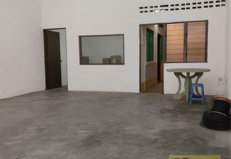 Jalan Pasir Puteh, Station 18