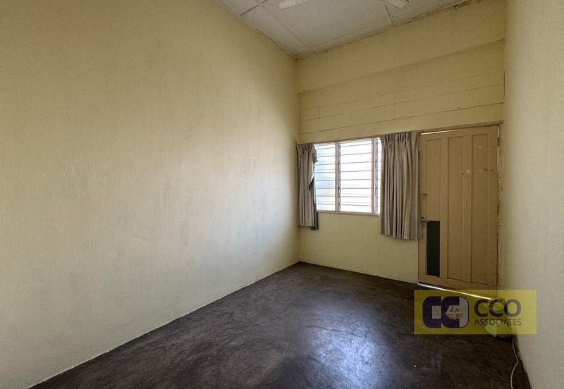 Jalan Pasir Puteh, Station 18