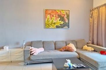 Zeta DeSkye Residence