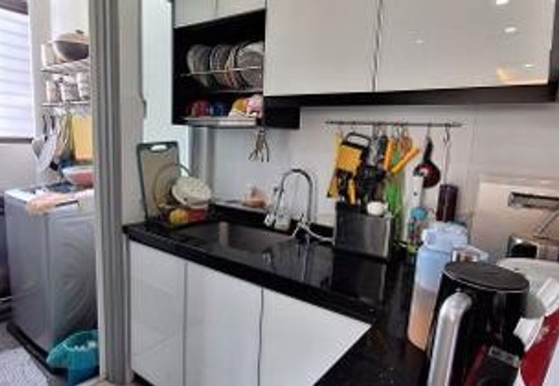 Zeta DeSkye Residence