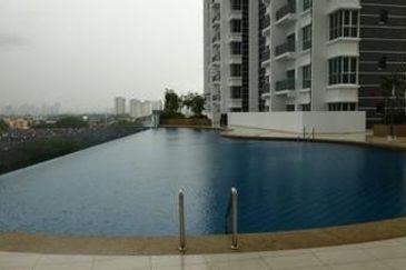 Zeta DeSkye Residence