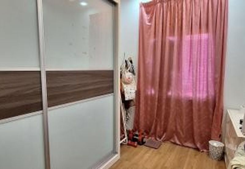 Zeta DeSkye Residence