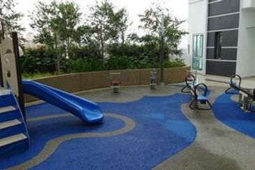 Zeta DeSkye Residence