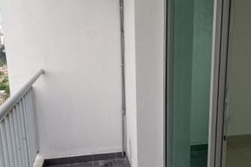 Zeta DeSkye Residence