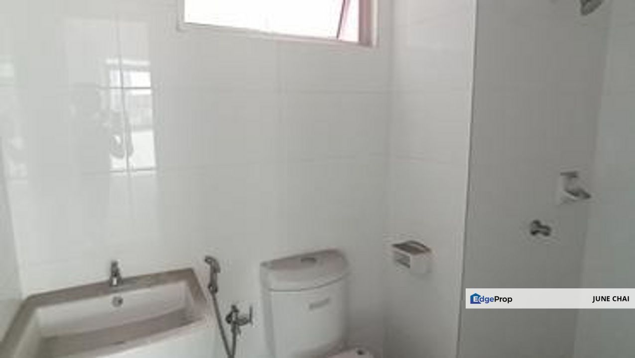 Menara Centara Jalan Tuanku Abdul Rahman Kuala Lumpur City Centre Office For Sale Easy Access KLCC Areas Below Bank Value, Kuala Lumpur, KL City