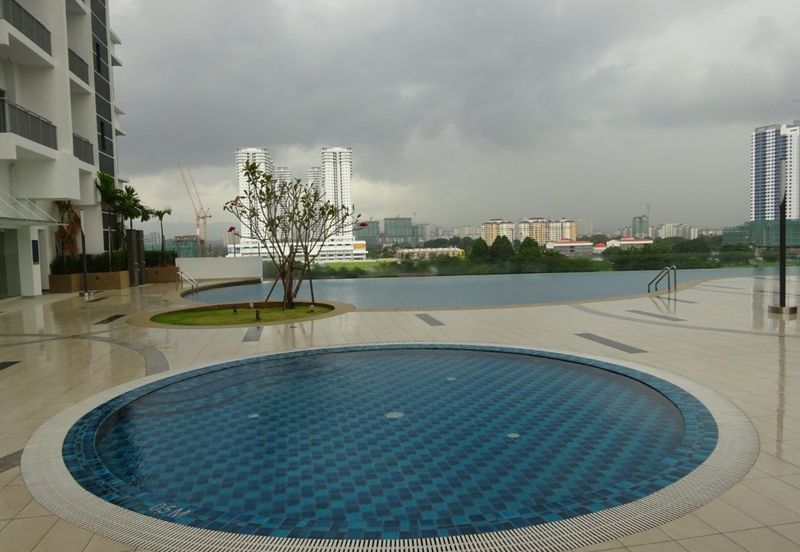 Zeta DeSkye Residence