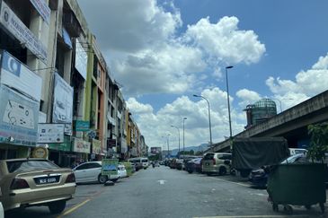 Taman Sri Batu Caves