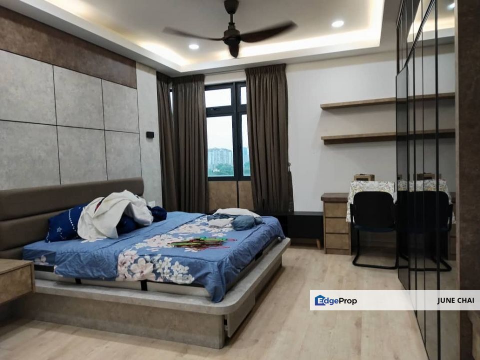 Residensi Parkhill Bukit Jalil For Sale Spacious 4 Bedrooms Super Nice 95% Furnished Plus 3 Car Parks Near MRT & AEON, Kuala Lumpur, Bukit Jalil